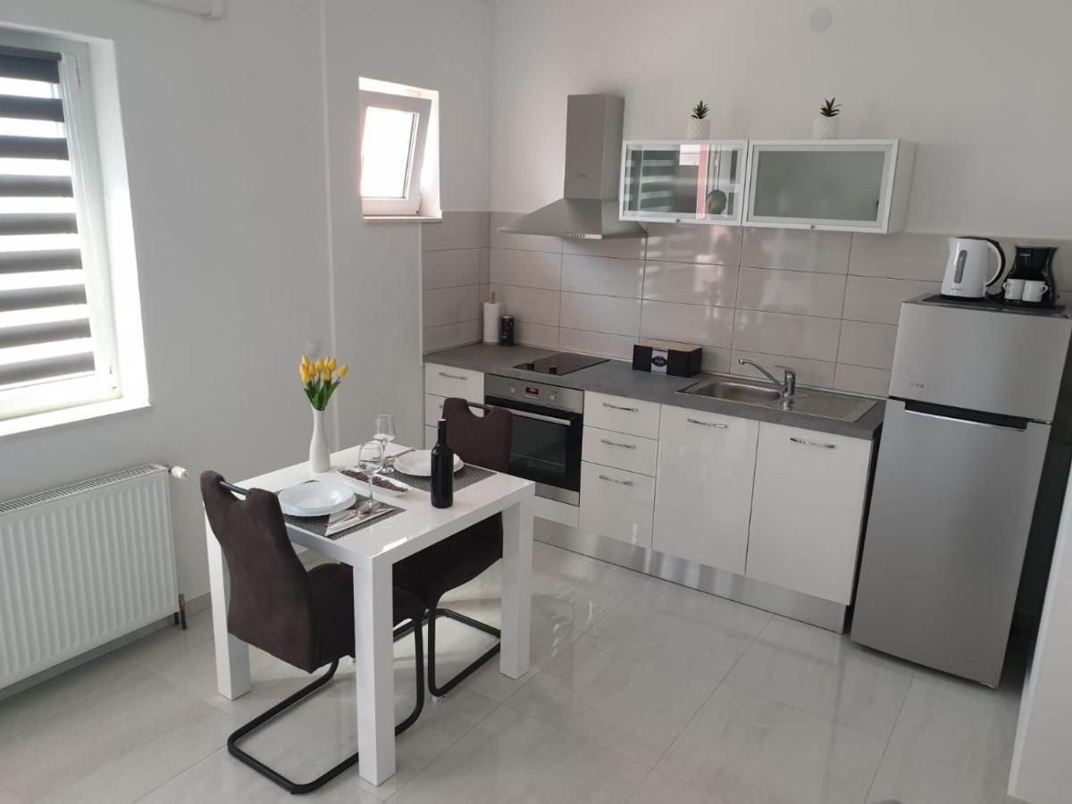 Apartmani Toni Дрниш Экстерьер фото