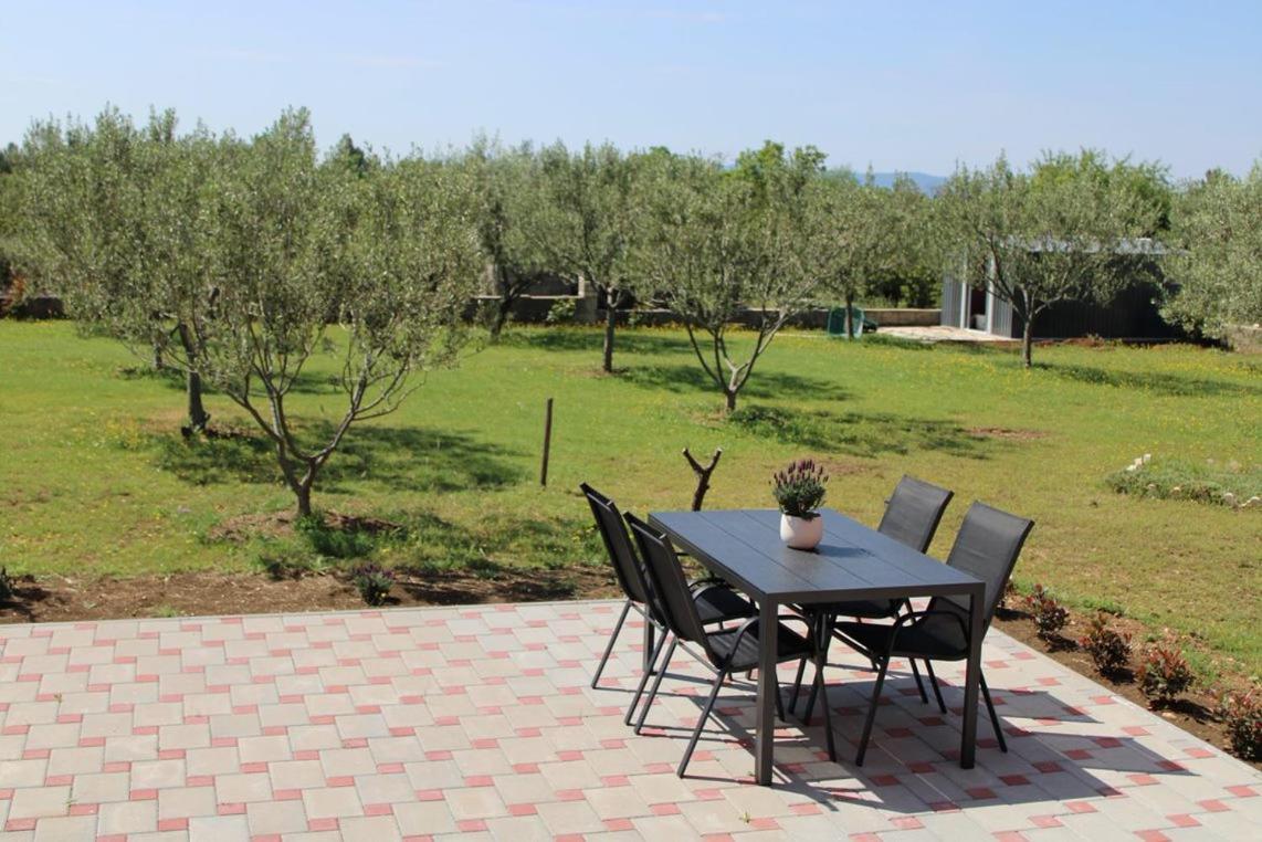 Apartmani Toni Дрниш Экстерьер фото