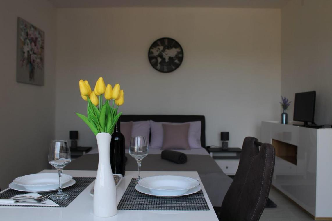 Apartmani Toni Дрниш Экстерьер фото