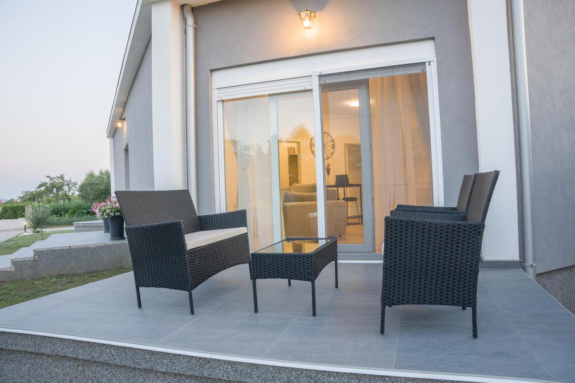 Apartmani Toni Дрниш Экстерьер фото